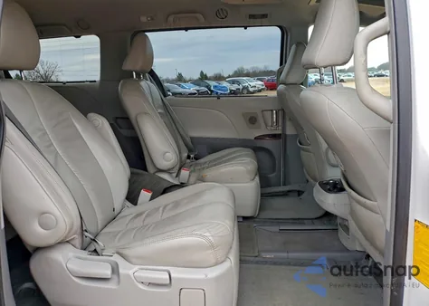 2012 Toyota Sienna Xle z USA, uszkodzony, nr VIN 5TDDK3DCXCS030951